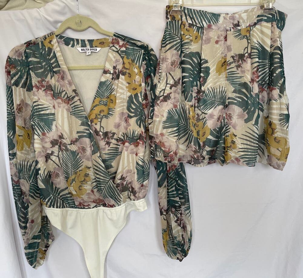 Walter Baker Mara Tropical Palm Vacation Surplice Bodysuit Shorts Set, M, 8, 10